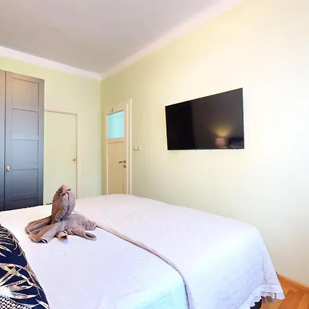 Center And Bacvice Beach Stella Apartamento