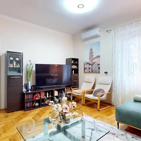 Center And Bacvice Beach Stella Apartman Split